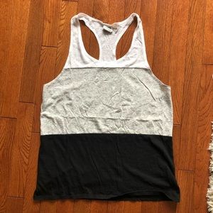 Vs PINK TANK